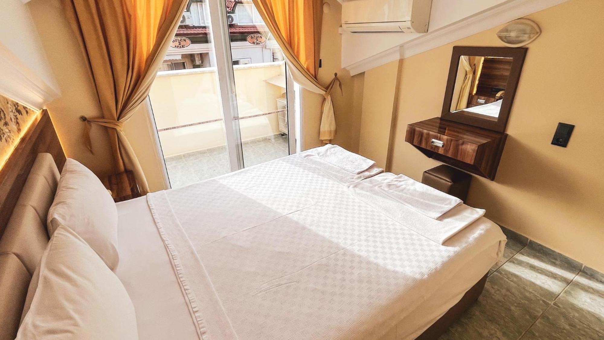 Ozlem 2 Apart Hotel マルマリス エクステリア 写真